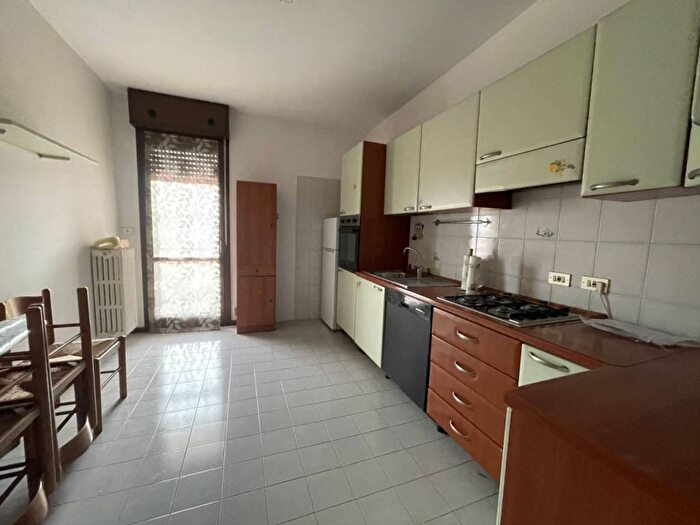 Appartamento trilocale in affitto in Centro, Mirandola