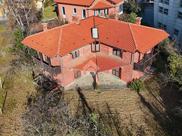 Casa con 6 locali in vendita in Via Cave, Bagnolo Piemonte