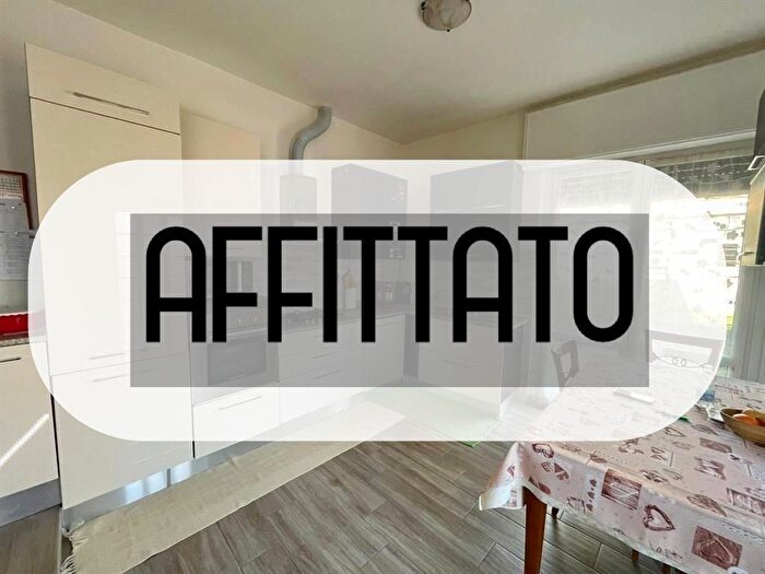 Appartamento bilocale in affitto in Via Roma, Azzate