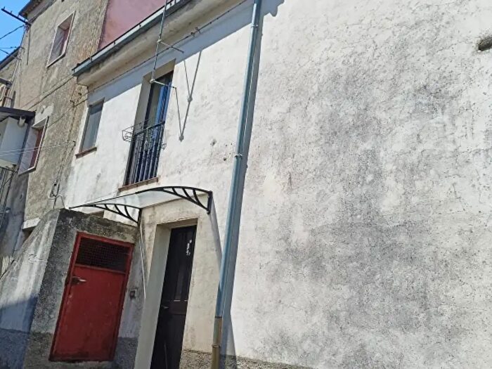 Casa trilocale in vendita in Via Pescocupo Snc, Sessano Del Molise