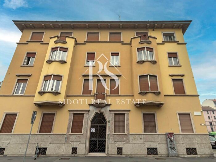 Appartamento trilocale in affitto in Via della Maggiolina, Maggiolina, Milano