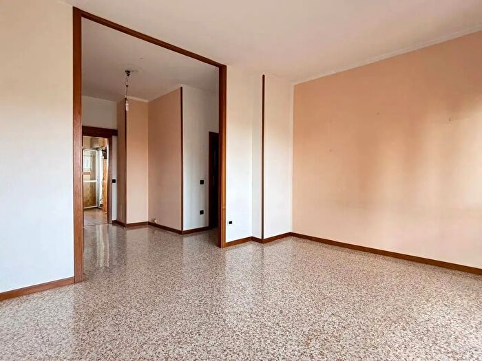 Appartamento trilocale in vendita in Via Appennini, Milano