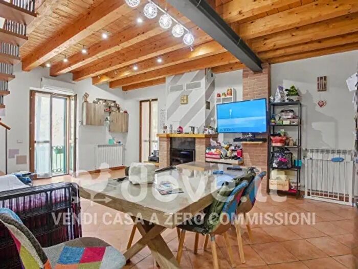 Appartamento quadrilocale in vendita in Via Ronchetto, Luino