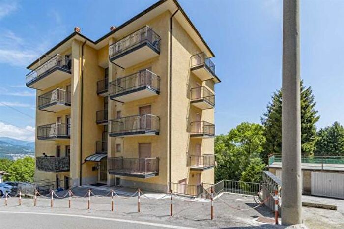 Appartamento bilocale in vendita in Via San Defendente, Roncola