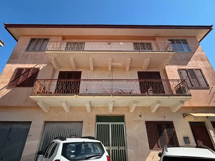 Appartamento con 5 locali in vendita in Via Risorgimento, Modica