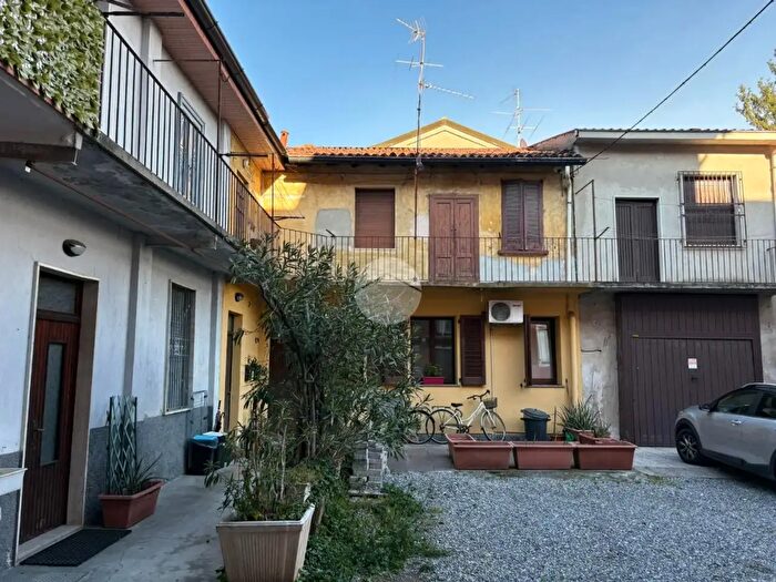 Appartamento trilocale in vendita in Via Giosuè Carducci, Seregno