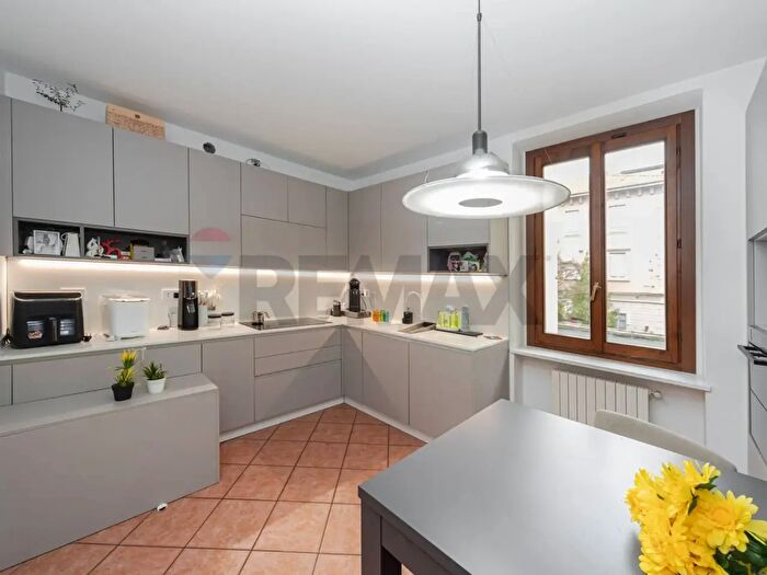 Appartamento trilocale in vendita in Villasanta