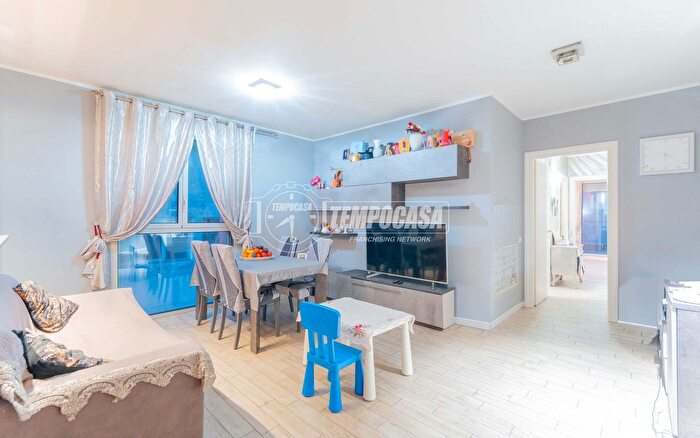 Appartamento trilocale in vendita in Via Comune Antico, Milano