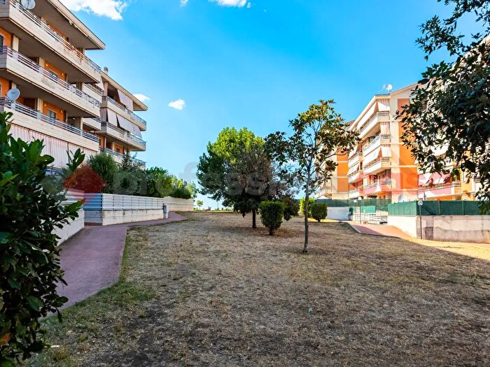 Appartamento bilocale in vendita in Viale delle Arti, Pomezia