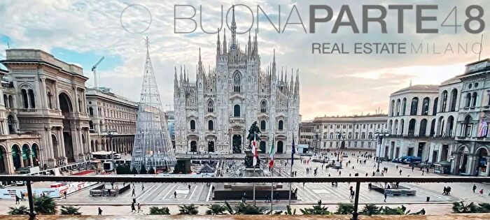 Casa con 8 locali in vendita in Milano