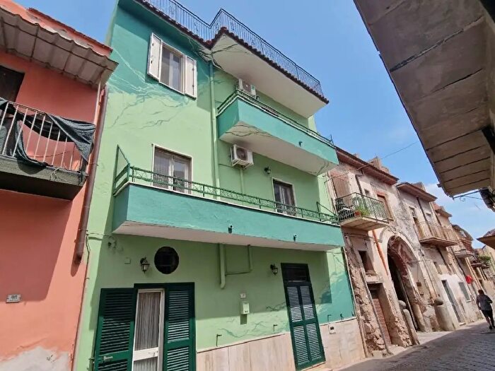 Casa con 5 locali in vendita in Via Duca degli Abruzzi, Mondragone