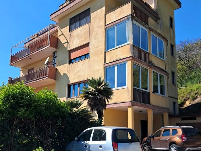 Appartamento quadrilocale in vendita in Via Incarto, Salerno