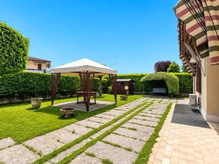 Appartamento quadrilocale in vendita in Via Giorgione, Pieve Di Soligo