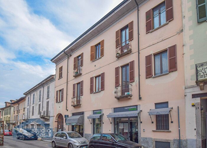 Appartamento trilocale in vendita in Via Lodino, Lodi