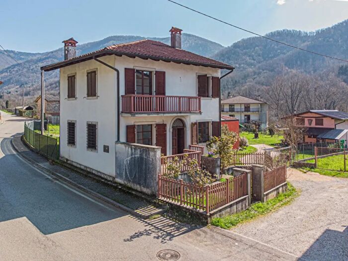 Casa con 5 locali in vendita in Via G Verdi, Nimis