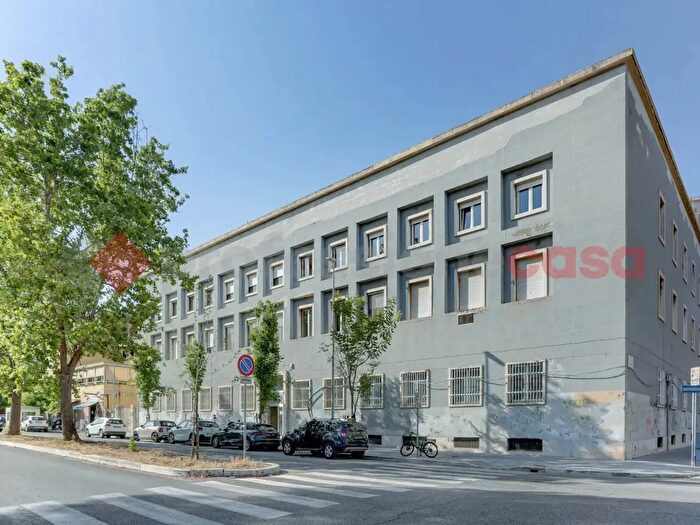 Appartamento con 10 locali in vendita in Via Fabio Filzi, Latina