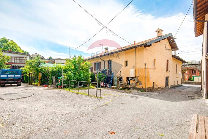 Appartamento bilocale in vendita in Via Molina, Barasso