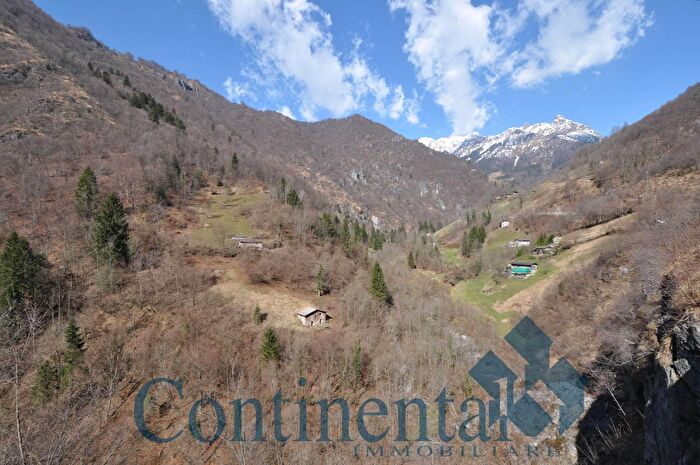 Casa bilocale in vendita in Ornica