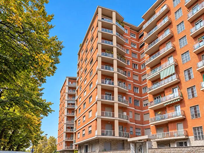 Appartamento con 6 locali in vendita in Corso Re Umberto, Torino