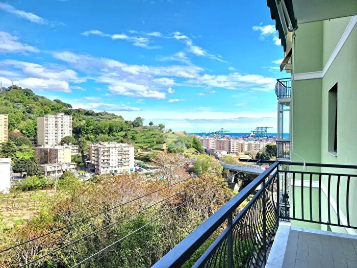 Appartamento quadrilocale in vendita in Via G Murtola, Genova