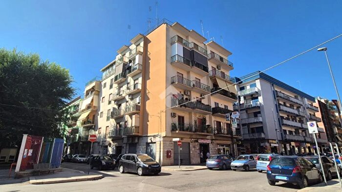 Appartamento trilocale in vendita in Via Vincenzo Casale, Barletta