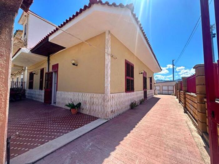 Casa con 6 locali in vendita in Stretto Spine Sa, Barcellona Pozzo Di Gotto