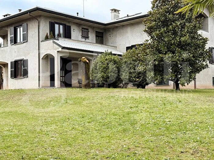 Casa in vendita in Gerenzano