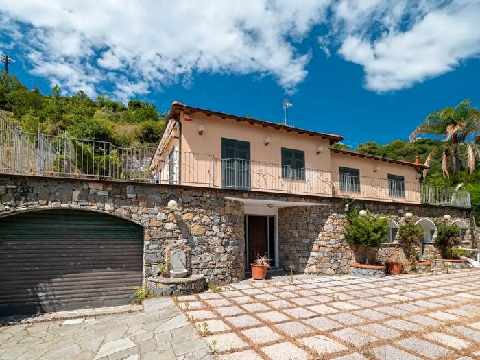 Casa con 8 locali in vendita in Strada Casai, Riva Ligure