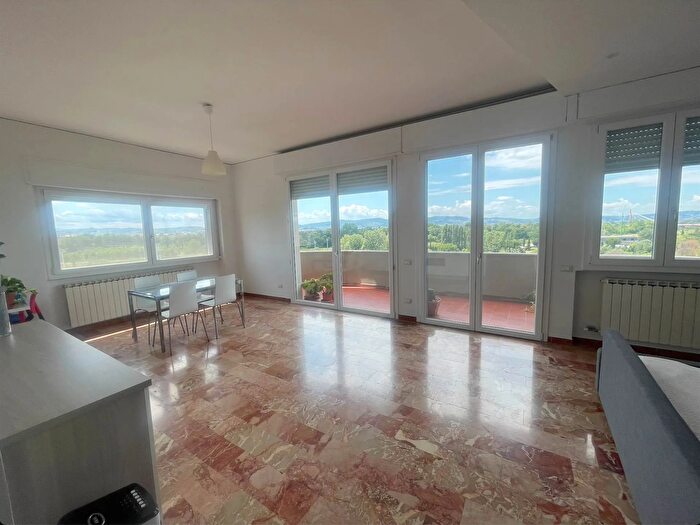 Appartamento con 5 locali in affitto in Via Lorenzo Perosi, Firenze