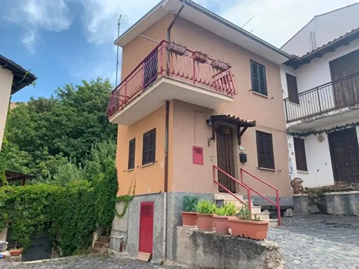 Casa trilocale in vendita in Via Ortere, Lucoli