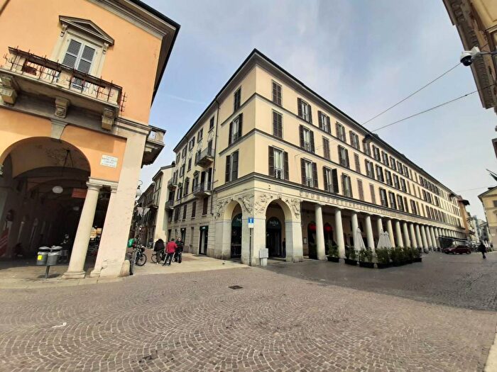 Appartamento monolocale in affitto in Via Giuseppe Ravizza, Centro Storico, Novara