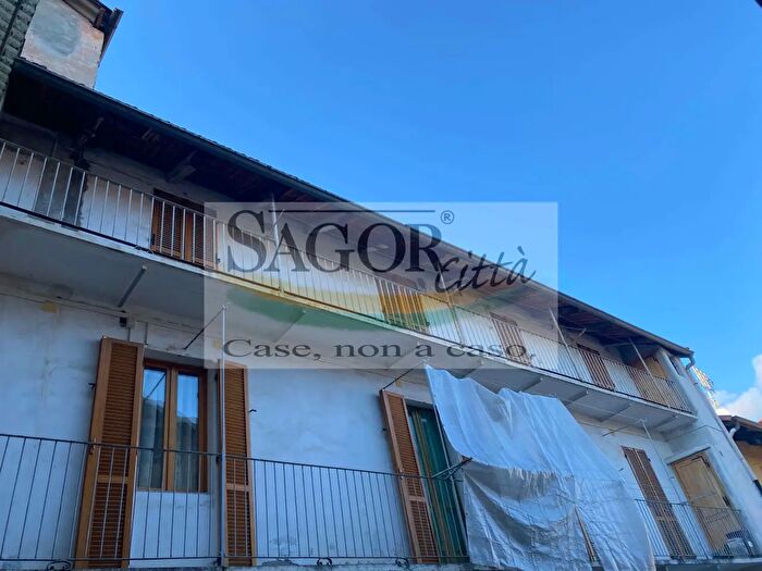 Appartamento quadrilocale in vendita in Via Nazionale, Pinerolo