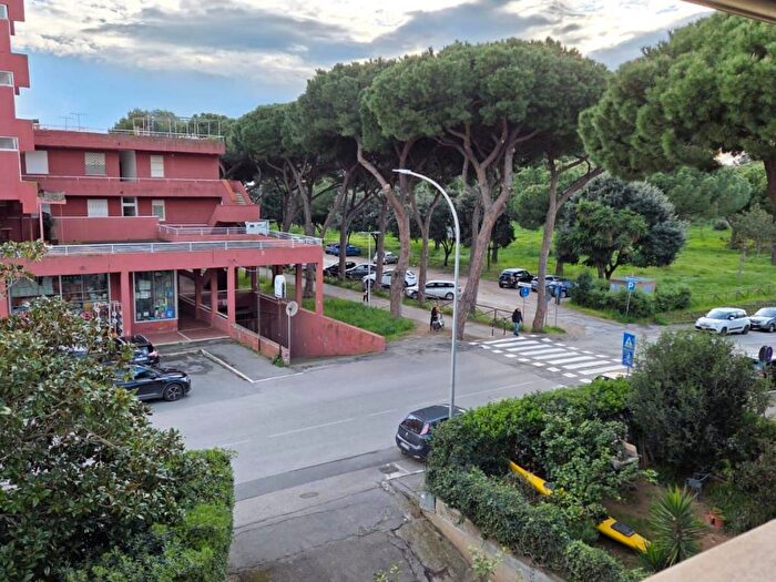 Appartamento con 5 locali in affitto in Via dei Pini, Zona Nuova Pratoranieri, Follonica