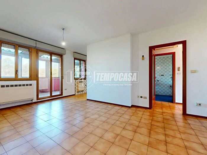 Appartamento trilocale in vendita in Via Dozza, Castel Maggiore