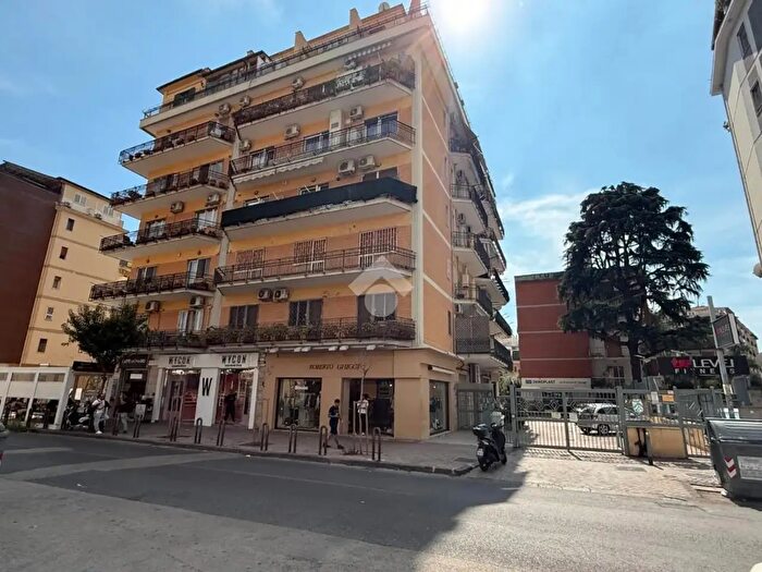 Appartamento monolocale in vendita in Via dell'Epomeo, Napoli