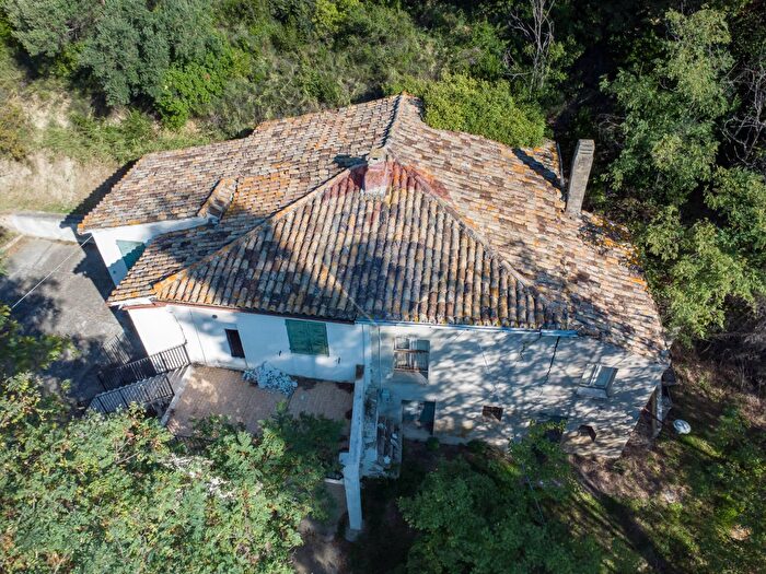 Casa con 6 locali in vendita in Strada delle Cave, Chieti
