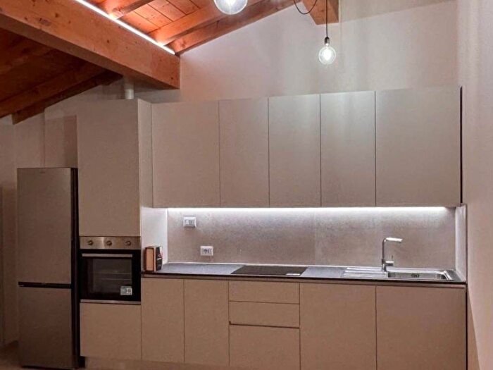 Appartamento trilocale in affitto in Piazza Giuseppe Garibaldi, Centro, Sassuolo