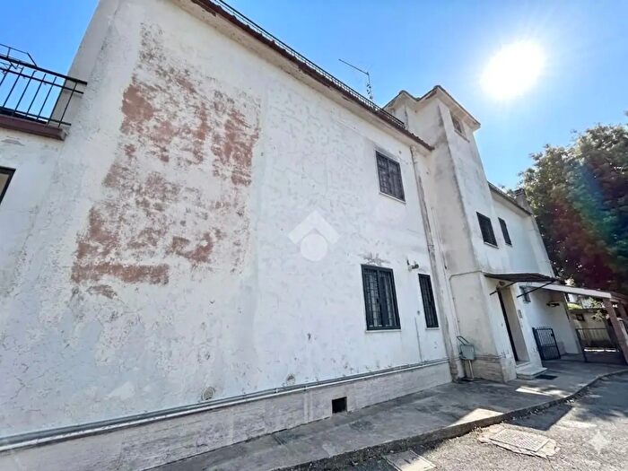 Appartamento trilocale in vendita in Roma