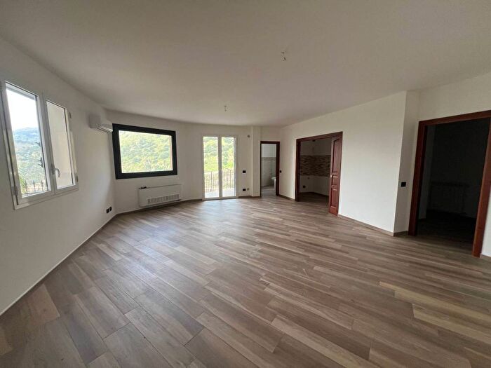 Appartamento con 5 locali in affitto in Via Alessandro Manzoni, Torretta