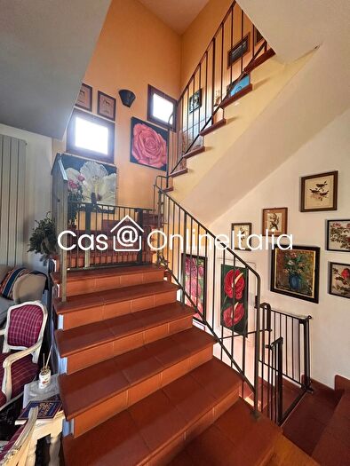 Casa con 8 locali in vendita in Via Montello Campi Bisenzio Fi, Campi Bisenzio