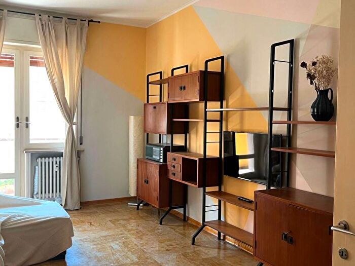 Appartamento con 5 locali in affitto in Strada Aurelio Saffi, Centro Storico, Parma