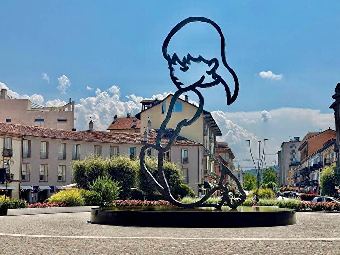 Appartamento con 5 locali in affitto in Via Teobaldo Calissano, Centro, Alba