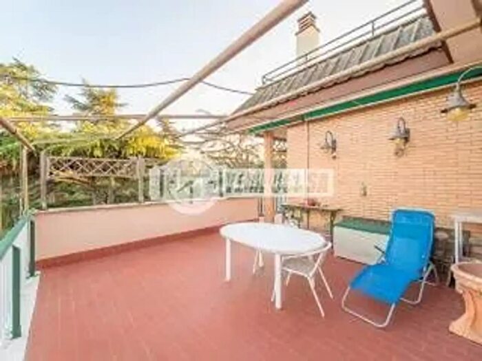 Appartamento quadrilocale in vendita in Roma