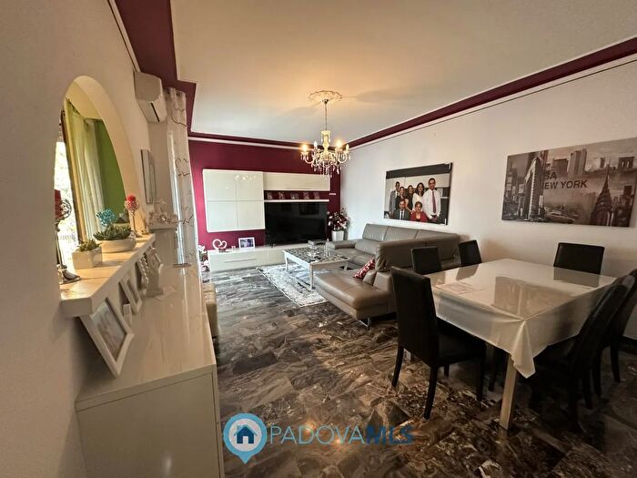 Appartamento quadrilocale in vendita in Via Antonio Tonzig g, Padova