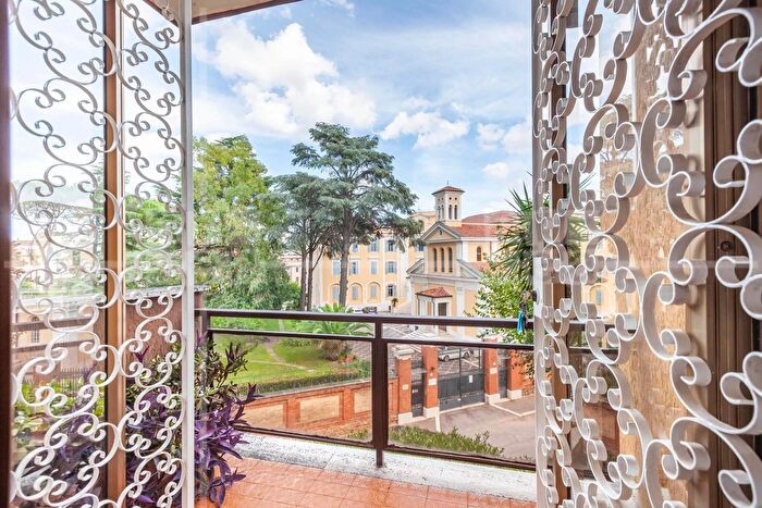 Appartamento quadrilocale in vendita in Via di Santa Maria Mediatrice, Roma