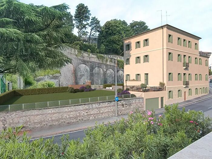 Appartamento con 5 locali in vendita in Borgo Berga, Vicenza