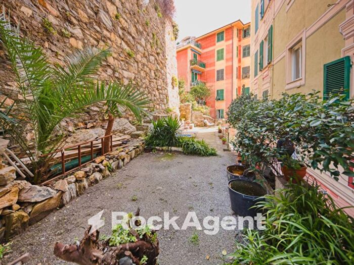 Appartamento quadrilocale in affitto in Via Piero Schiaffino, Centro, Camogli