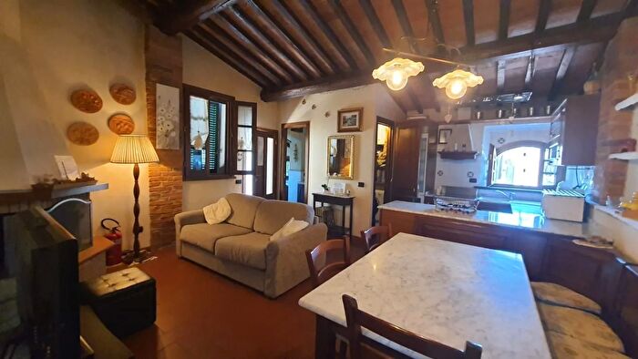 Appartamento trilocale in vendita in Palaia