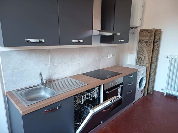 Appartamento bilocale in affitto in Via Spartaco, Montenero, Milano