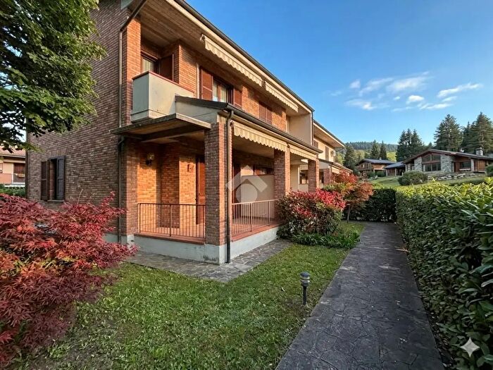 Casa quadrilocale in vendita in Via Montepelato Nord, Montechiarugolo